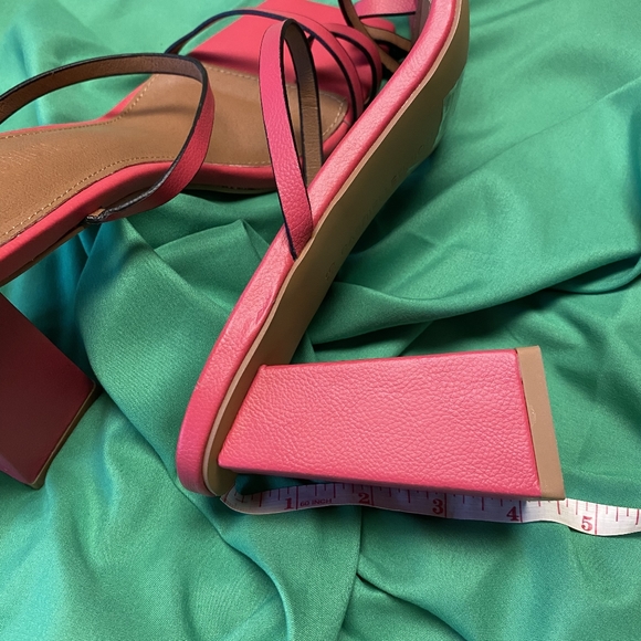 Gabrielle Union Block Heel Mule - Picture 6 of 6